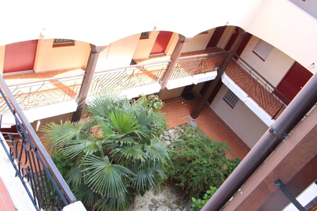 De La Couleur Aux Marquises Apartment La Londe-les-Maures Luaran gambar